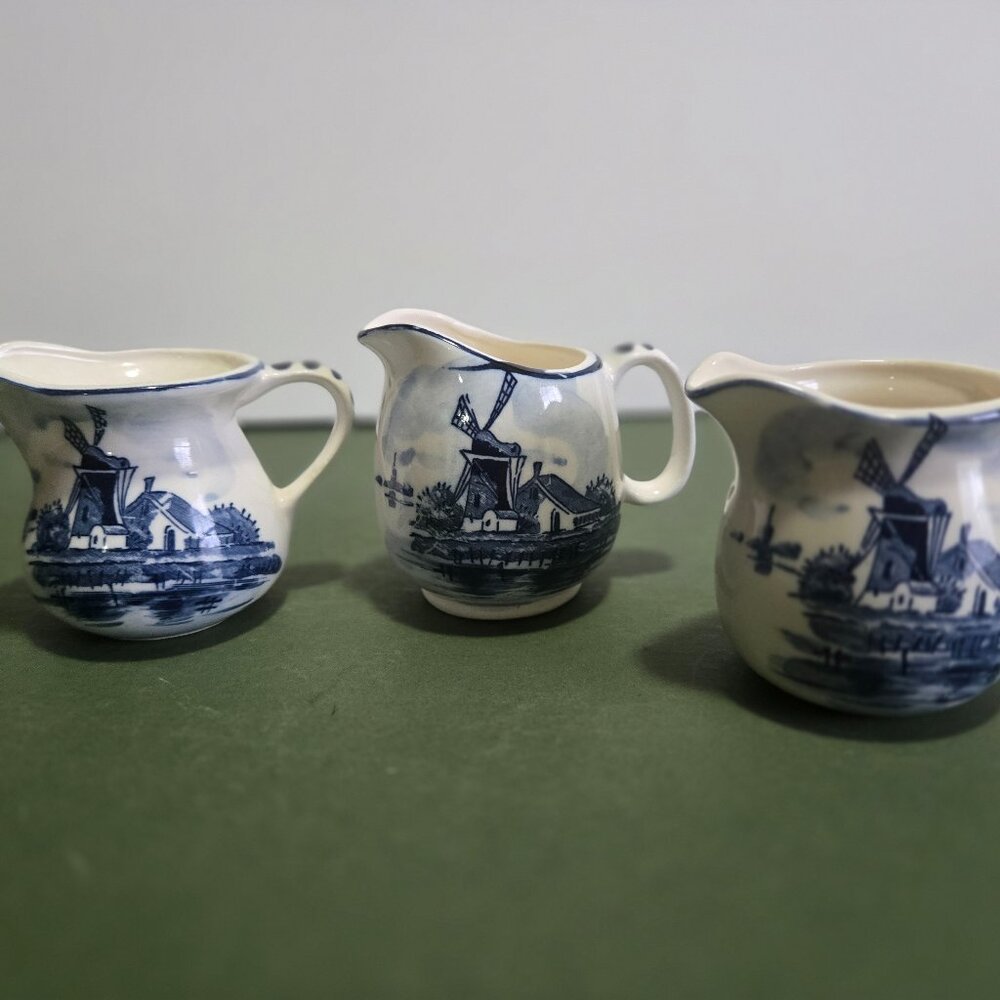 Delft Blue set of Creamers